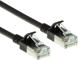 ACT Zwarte 2 meter LSZH U/FTP CAT6A datacenter slimline patchkabel snagless met RJ45 connectoren DC7902