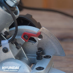 Hyundai 56251 - afkortzaag 1100W - 210mm traploos verstelbaar - incl. laserfunctie