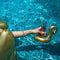 Swim Essentials Opblaasbare Bekerhouder - Zwembad Accessoires - Drankhouder Zwembad - Gouden Zwaan
