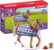 schleich HORSE CLUB - Engelse volbloed met deken - Speelfigurenset - Kinderspeelgoed voor Jongens en Meisjes - 5 tot 12 jaar - 42360