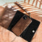 Selencia Hoesje Geschikt voor Samsung Galaxy S20 Plus Hoesje Met Pasjeshouder - Selencia Eny Uitneembare Vegan Lederen Clutch - Bruin