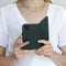 Selencia Hoesje Geschikt voor Samsung Galaxy S21 Hoesje Met Pasjeshouder - Selencia Echt Lederen Bookcase - Groen