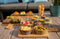 Serveerplank bamboe 31 x 22 cm met 4x luxe hapjes/saus/tapas schaaltjes
