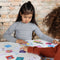 SES - Ik leer Engelse woorden - spelenderwijs leren - met 8 kleurpotloden, 52 kaarten en stickers