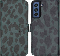 iMoshion Hoesje Geschikt voor Samsung Galaxy S21 FE Hoesje Met Pasjeshouder - iMoshion Design Softcase Bookcase - Zwart / Meerkleurig / Groen / Green Leopard