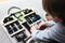 Small Foot - Houten Activiteitenbord Vergrendelingen en Verbindingen