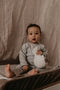 Snoozebaby Knuffel Rammelaar Beer Bobby - Stone Beige