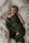 Snoozebaby Wikkeldoek Ledikant Donkergroen print - 120x120 cm