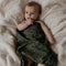 Snoozebaby Wikkeldoek Ledikant Donkergroen print - 120x120 cm