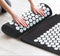 Spijkermat Acupressuur Mat - Shakti Mat met Massagebal en Draagtas - Massagemat 68x42x2 cm Earkings - Zwart en Blauw