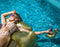 Swim Essentials Opblaasbare Bekerhouder - Zwembad Accessoires - Drankhouder Zwembad - Gouden Zwaan
