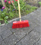 Synx Tools Bezem Nylon Straatbezem - 30 cm - Rode kap - Kunststof vezel - Buitenbezem - Schoonmaakartikelen - met steel 150 cm