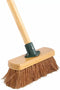 Synx Tools Junior Kinderbezem Cocos Binnenbezem - Bezems / Zaalveger - Buitenspeelgoed - tuinierspeelgoed - Schepjes - Kinderen - Met houten Steel 86 cm