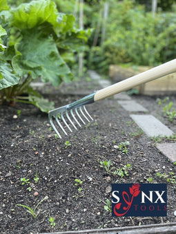 Synx Tools - Tuinhark - 8 Tanden verzinkt - Hark - Harken - Bladharken - Bodembewerkers - Onkruidverwijderaar - Tuinartikelen - Compleet Incl. 150cm steel