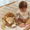 Little Dutch Safari Friends - Activiteitenknuffel Leeuw - Zachte vriend met texturen en bijtring - Beige