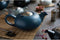 Theepot, met Zeef, Keramiek, Donker Blauw, 0.9 L - London Pottery | Pebble