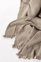 Tiseco - Deken SUZETTE - Mousseline zomer plaid met franjes - 130x160 cm - Taupe