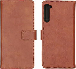 iMoshion Hoesje Geschikt voor Motorola Edge Hoesje Met Pasjeshouder - iMoshion Luxe Bookcase - Bruin