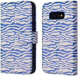 iMoshion Hoesje Geschikt voor Samsung Galaxy S10e Hoesje Met Pasjeshouder - iMoshion Design Bookcase smartphone - Meerkleurig / White Blue Stripes