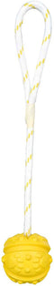 Trixie Bal aan Touw - Natuur Rubber - Drijvend - Kleur Assorti - 4.5 x 35 cm