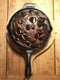 Valhal Outdoor Skillet / Koekenpan met steel - gietijzer, diameter 25cm - schenktuiten - VH25