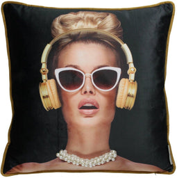 Sierkussen Lady headphone - 45 x 45 cm (met echte kralenketting)