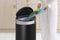 Brabantia Touch Bin - Prullenbak - 40 liter - Mineral Moonlight Black/Matt Steel deksel