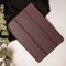 Selencia Tablet Hoes Geschikt voor iPad 8 (2020) 8e generatie / iPad 7 (2019) 7e generatie / iPad 9 (2021) 9e generatie - Selencia Kesia Slang Trifold Bookcase - Donkerrood