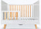 Hypnia - Baby Bed - Cocoon Babybed - Peuterbed - Babybed 70 x 140 - Met Opberglade - Spijlen + Bedhek - Lattenbodem - Bedbodem - Wit Hout - Eenvoudige Montage - Goed Verstevigd - Tijdloze Bedbodem - Geschikt Voor Ieder Matras