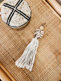 Alor Key Chain Cowrie - White