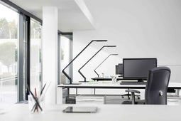 Luctra Bureaulamp Luctra linear table pro Wit met Pin