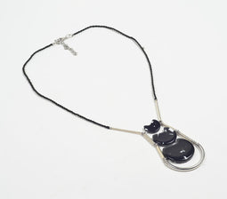 Noir Resin & Brass Y-Neck Necklace