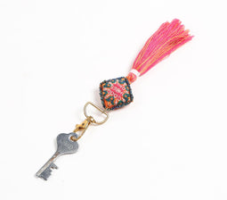 Tasseled 'Good Vibes Only' Keychain