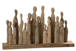 BIG GROUP OF FIGURE WOOD NAT