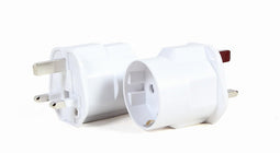 AC power adapter, EU Schuko socket to UK plug, 13 A