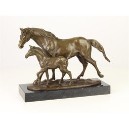 BRONZEN BEELD VAN EEN PAARD EN VEULEN
