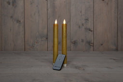 Anna's Collection - 2PCS GOUD RUSTIEK WAX DINER KAARS 23CM BEW. VLAM MET AFSTANDS BEDIENING 2XAA