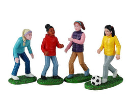 Lemax - Girls Soccer Game 12x4x20 cm 4st Kersthuisje
