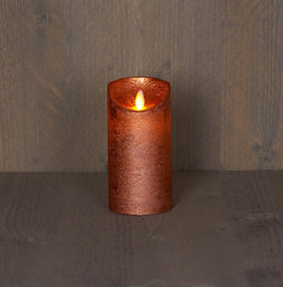 Anna's Collection - B.o.t. kaars wax rustiek bewegende vlam 7.5x15cm koper 3xaaa/timer