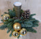 Warentuin Natuurlijk - Kerststukje 'Odessa' simpel in hoge pot 30 cm hoog kleur goud met een hoge...
