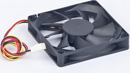 Ventilator (case fan) voor in de PC met glijlager - 70 x 70 x 15 mm