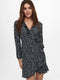 ONLY ONLCARLY LS WRAP SHORT DRESS NOOS WVN - Korte jurk met lange mouwen - V hals met ruches - Maat XS (34)