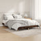 vidaXL - Bedframe - bewerkt - hout - gerookt - eikenkleurig - 135x190 - cm
