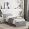 vidaXL - Bedframe - met - hoofdbord - bewerkt - hout - betongrijs - 75x190 - cm