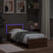vidaXL - Bedframe - met - hoofdbord - en - LED - bruin - eikenkleur - 90x200 - cm