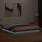 vidaXL - Bedframe - met - LED - massief - grenenhout - wasbruin - 200x200 - cm
