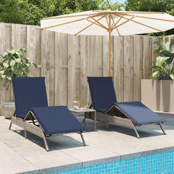 vidaXL - Ligbedden - 2 - st - met - tafel - poly - rattan - grijs - (alleen - VS)