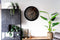 Wandklok Xavi XXL - wandklok industrieel - wandklok zwart goud - tandwiel klok 83 cm