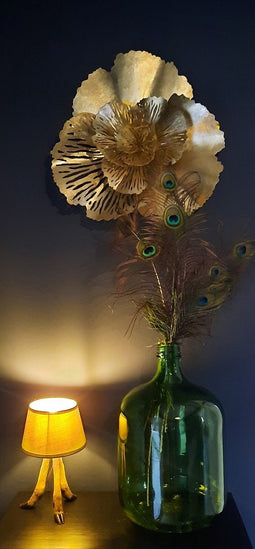 Wandornament | Bloem goud | Muurdecoratie | 3D kunst | Woonkamer decoratie | Goudenkleurige accessoires | Afmeting : 54 x 14 x 53 cm