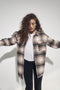 NOISY MAY NMFLANNY L/S LONG SHACKET - Oversized flanel blouse - Wit en roze print - Maat XS